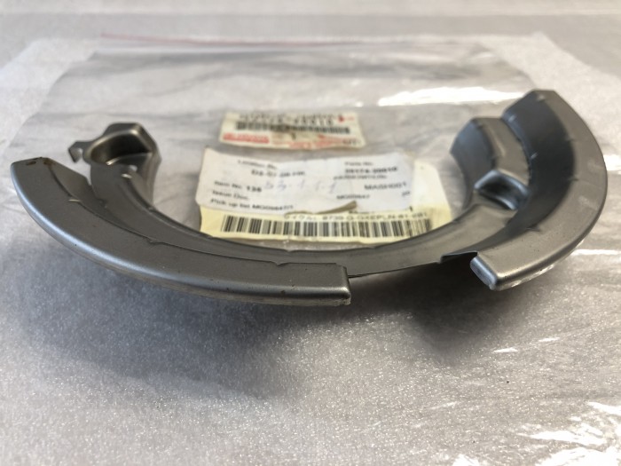 Крышка маховика отражатель масла дифференциала новая оригинал TOYOTA 3517420010