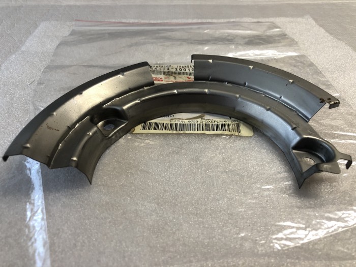 Крышка маховика отражатель масла дифференциала новая оригинал TOYOTA 3517420010