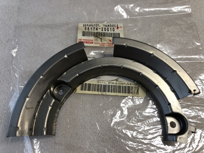 Крышка маховика отражатель масла дифференциала новая оригинал TOYOTA 3517420010