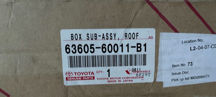 Бардачок для очков верхняя консоль в крышу TOYOTA LC 100 6360560011B1
