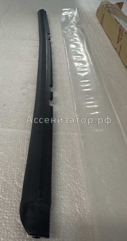 Молдинг двери задней правой Lexus Ls430 7574550040