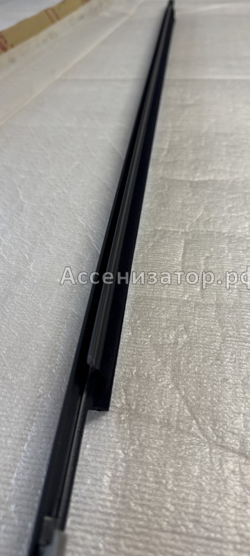 Молдинг TOYOTA Corolla Verso R10 7574064010